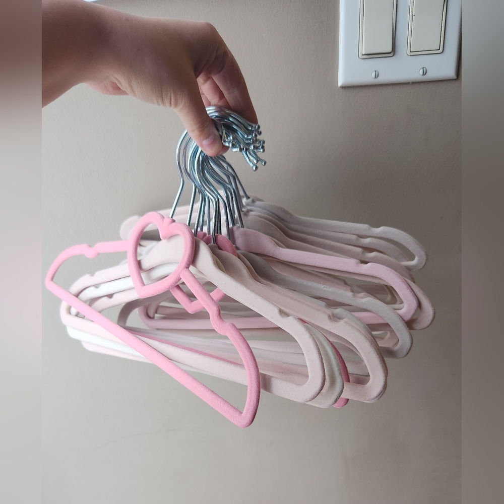 Pink Velvet Girls/Baby Clothing Hangers 22 Count